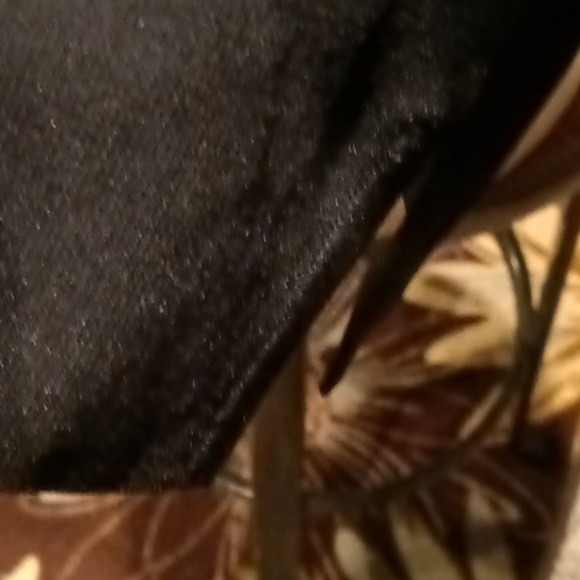 NWOT rayon/nylon blend blouse w jeweled/beaded neckline/cuffs & side slits Lg - Picture 8 of 12